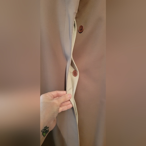 Vintage Forecaster of Boston Trench Coat size 16. Zip in liner that can come out - Picture 2 of 8